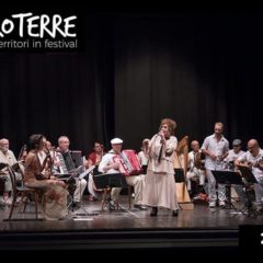 DOMENICA 28 Luglio 2019 L’Orchestrona + Paola Sabbatani a Bertinoro per ENTROTERRE FOLK